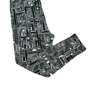 LuLaRoe Black and White Maze Print Leggings